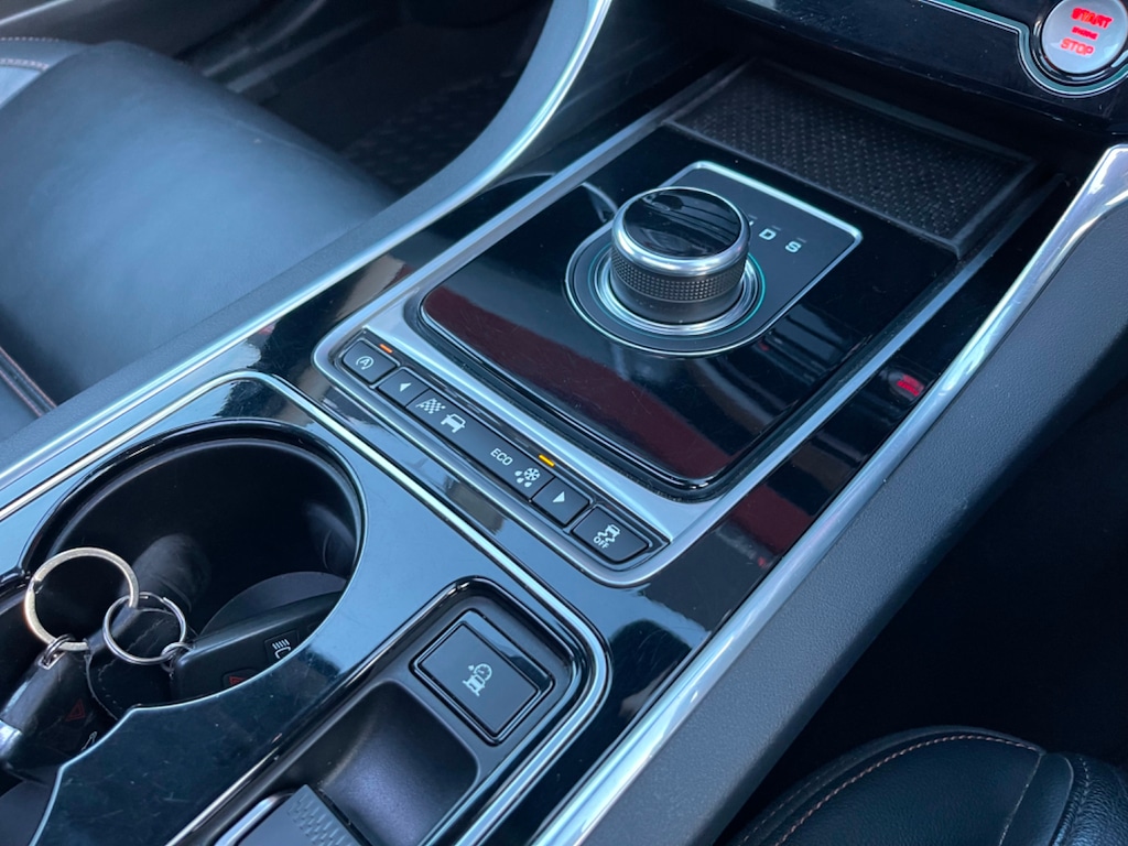 Used Jaguar XE 2017 for sale - 76640623: Photo 25