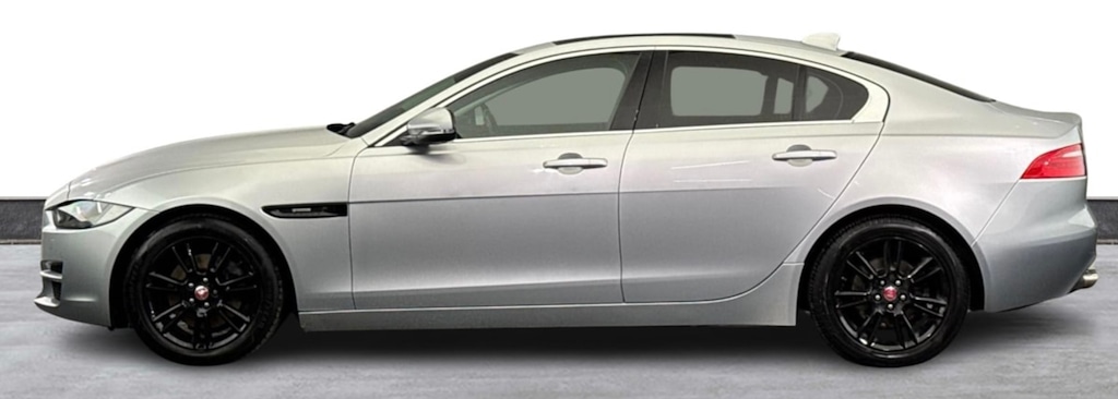 Used Jaguar XE 2017 for sale - 76640623: Photo 6