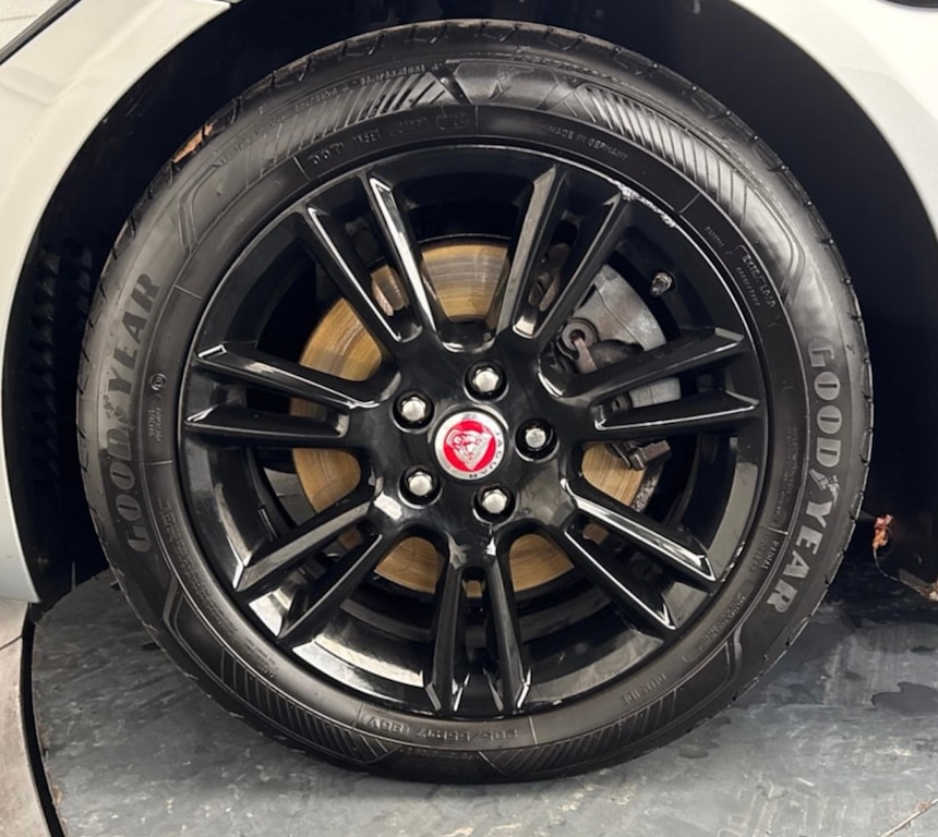 Used Jaguar XE 2017 for sale - 76640623: Photo 7