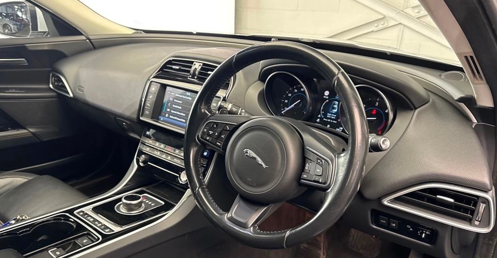 Used Jaguar XE 2017 for sale - 76640623: Photo 8