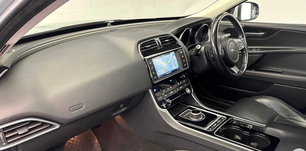 Used Jaguar XE 2017 for sale - 76640623: Photo 9