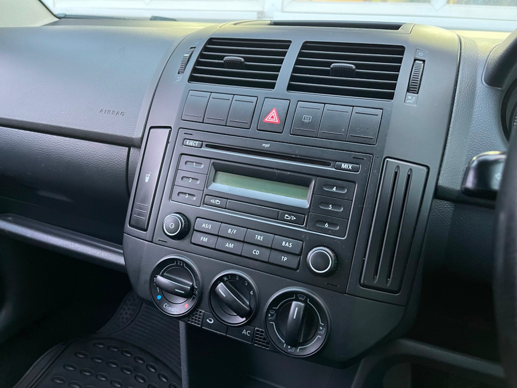 Used Volkswagen Polo 2009 for sale - 76652884: Photo 22