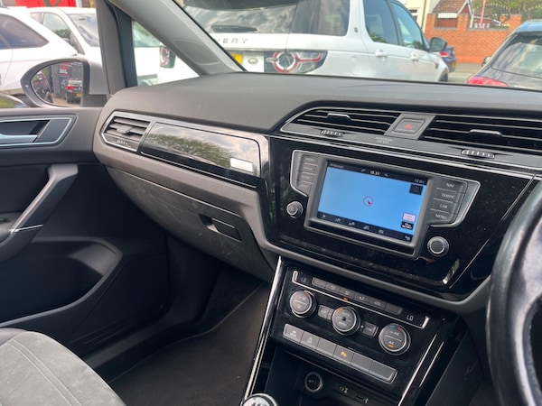Used Volkswagen Touran 2017 for sale - 75570985: Photo 23