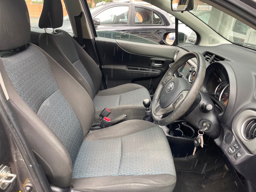 Used Toyota Yaris 2013 for sale - 75738783: Photo 10