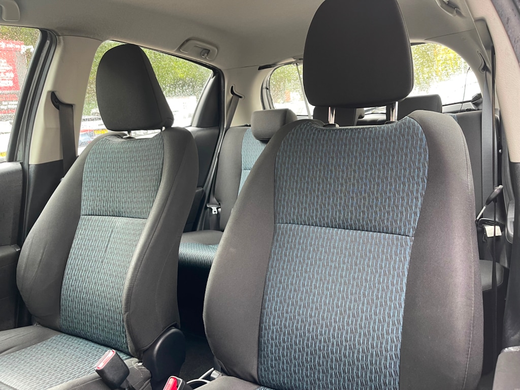Used Toyota Yaris 2013 for sale - 75738783: Photo 17