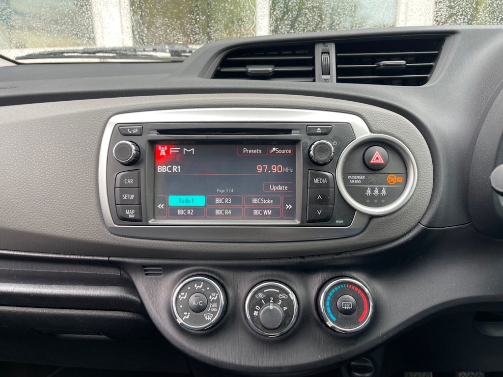 Used Toyota Yaris 2013 for sale - 75738783: Photo 19