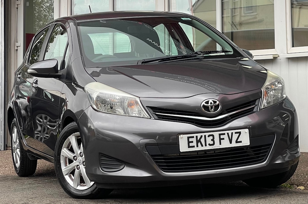 Used Toyota Yaris 2013 for sale - 75738783: Photo 2