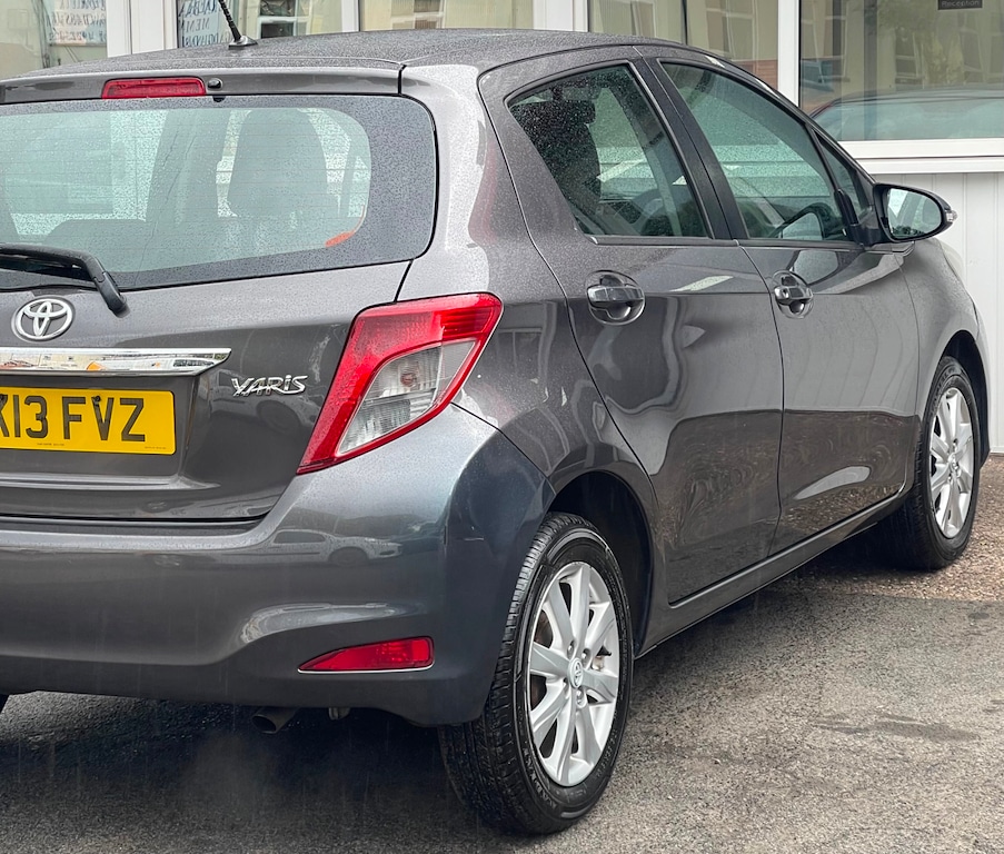 Used Toyota Yaris 2013 for sale - 75738783: Photo 9