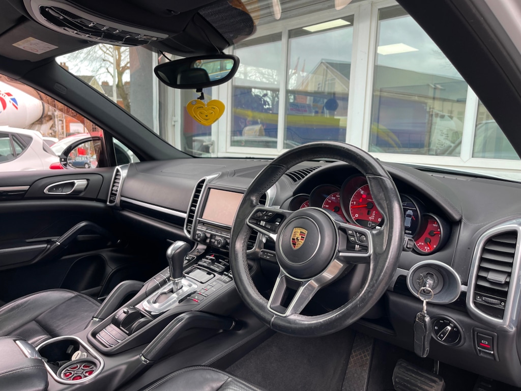 Used Porsche Cayenne 2016 for sale - 77631003: Photo 16