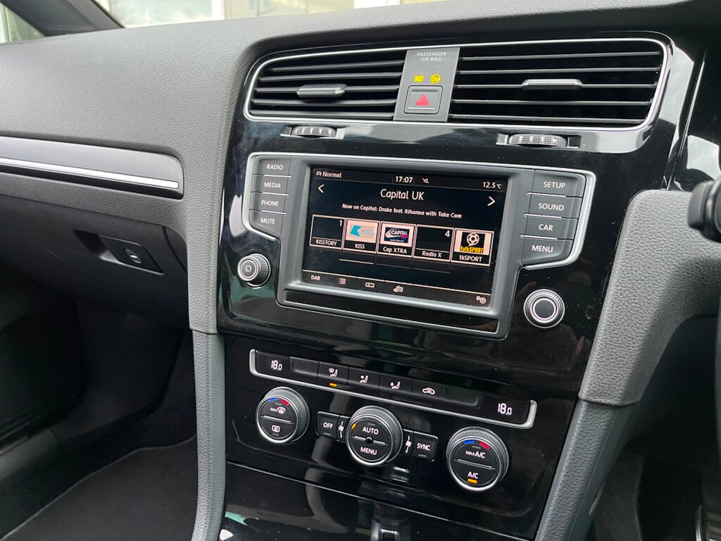 Used Volkswagen Golf 2015 for sale - 76351132: Photo 23