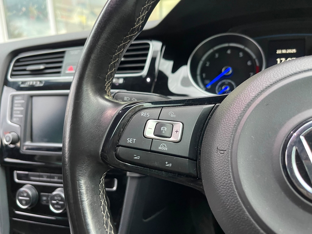 Used Volkswagen Golf 2015 for sale - 76351132: Photo 25