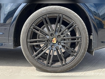 Used Porsche Cayenne 2016 for sale - 75797039: Photo