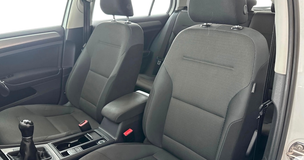 Used Volkswagen Golf 2017 for sale - 76640653: Photo 10