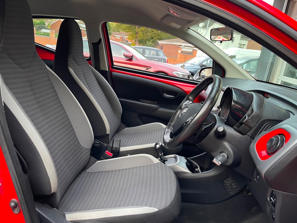 Used Toyota AYGO 2018 for sale - 76351128: Photo 11