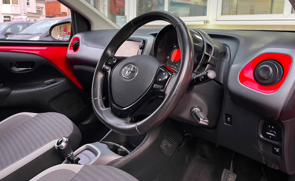 Used Toyota AYGO 2018 for sale - 76351128: Photo 12
