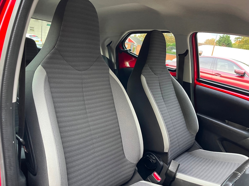 Used Toyota AYGO 2018 for sale - 76351128: Photo 13