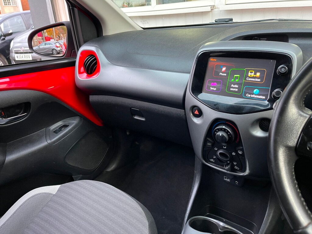 Used Toyota AYGO 2018 for sale - 76351128: Photo 24