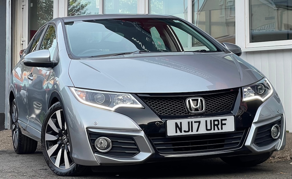 Used Honda Civic 2017 for sale - 76015348: Photo 2