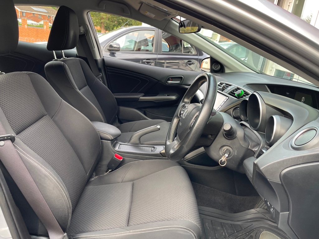 Used Honda Civic 2017 for sale - 76015348: Photo 9