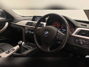 Used BMW 3 Series 2018 for sale - 76664631: Photo