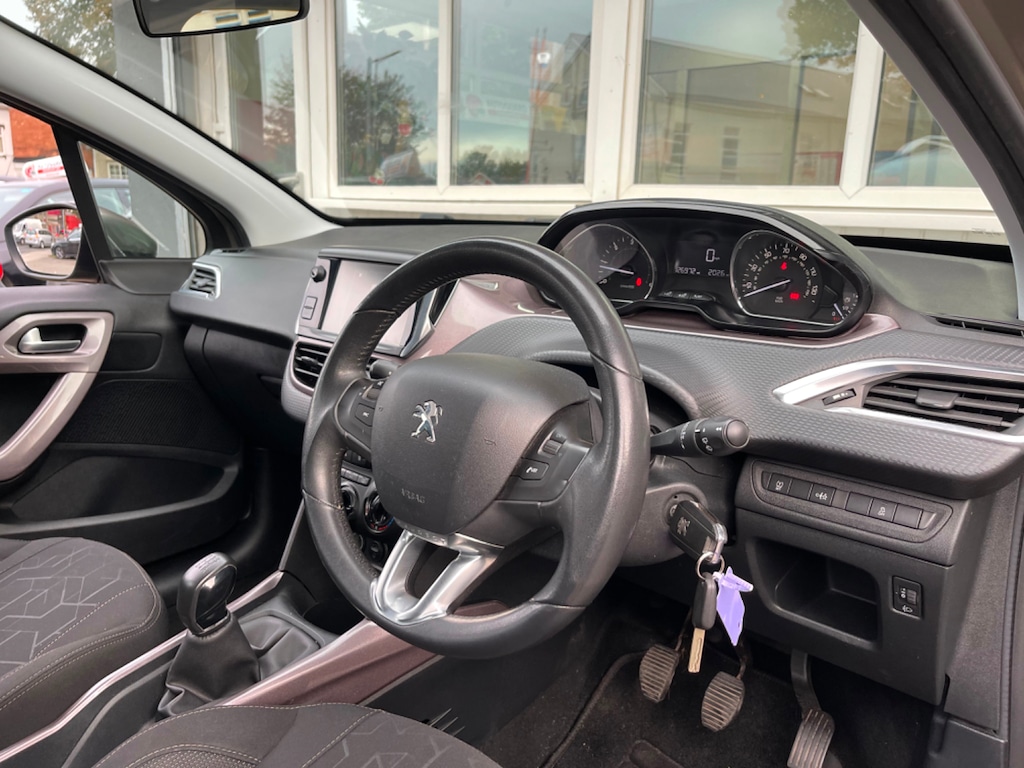 Used Peugeot 2008 2015 for sale - 76086915: Photo 11