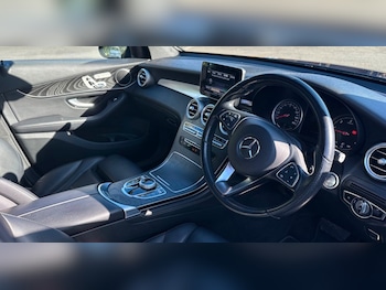 Used Mercedes-Benz GLC 2019 for sale - 75922170: Photo