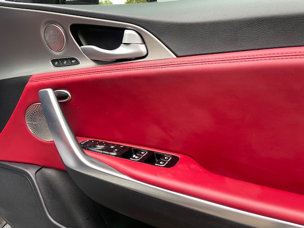 Used Kia Stinger 2019 for sale - 76271760: Photo 18