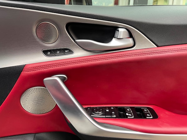 Used Kia Stinger 2019 for sale - 76271760: Photo 19