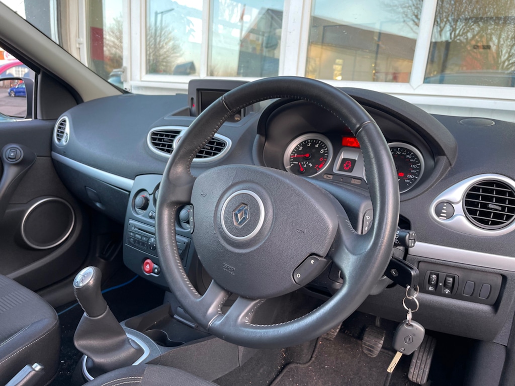 Used Renault Clio 2010 for sale - 77576747: Photo 10