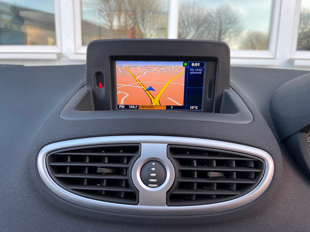 Used Renault Clio 2010 for sale - 77576747: Photo 15