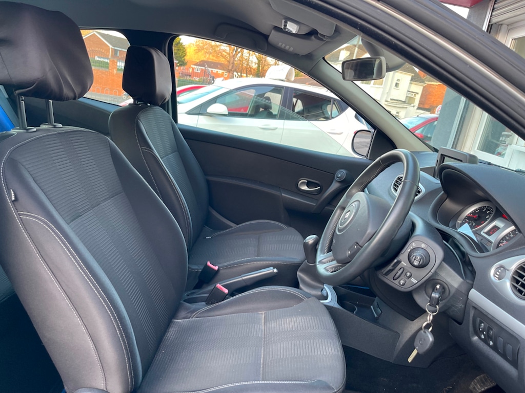 Used Renault Clio 2010 for sale - 77576747: Photo 9