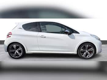 Used Peugeot 208 2015 for sale - 79681648: Photo