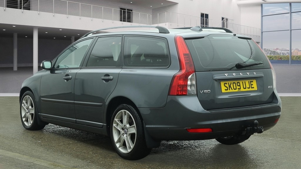 Used Volvo V50 2009 for sale - 77906991: Photo 3