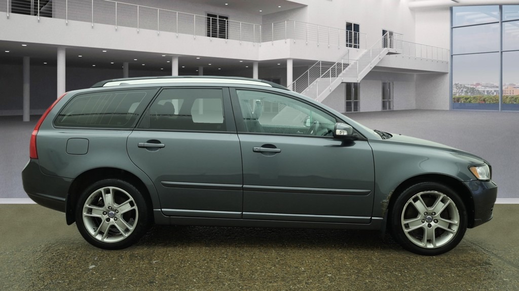 Used Volvo V50 2009 for sale - 77906991: Photo 5