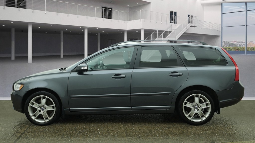 Used Volvo V50 2009 for sale - 77906991: Photo 6
