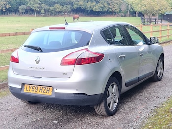 Used Renault Megane 2010 for sale - 75851060: Photo
