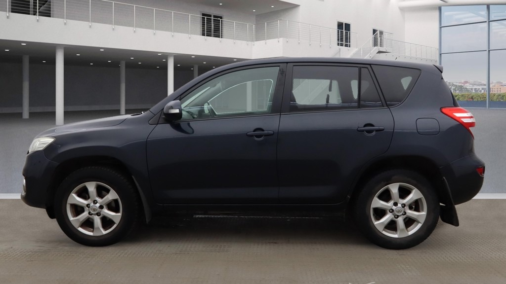 Used Toyota RAV4 2010 for sale - 76384745: Photo 6