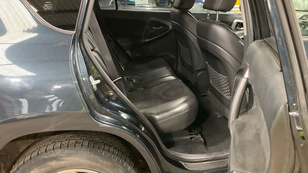 Used Toyota RAV4 2010 for sale - 76384745: Photo 8