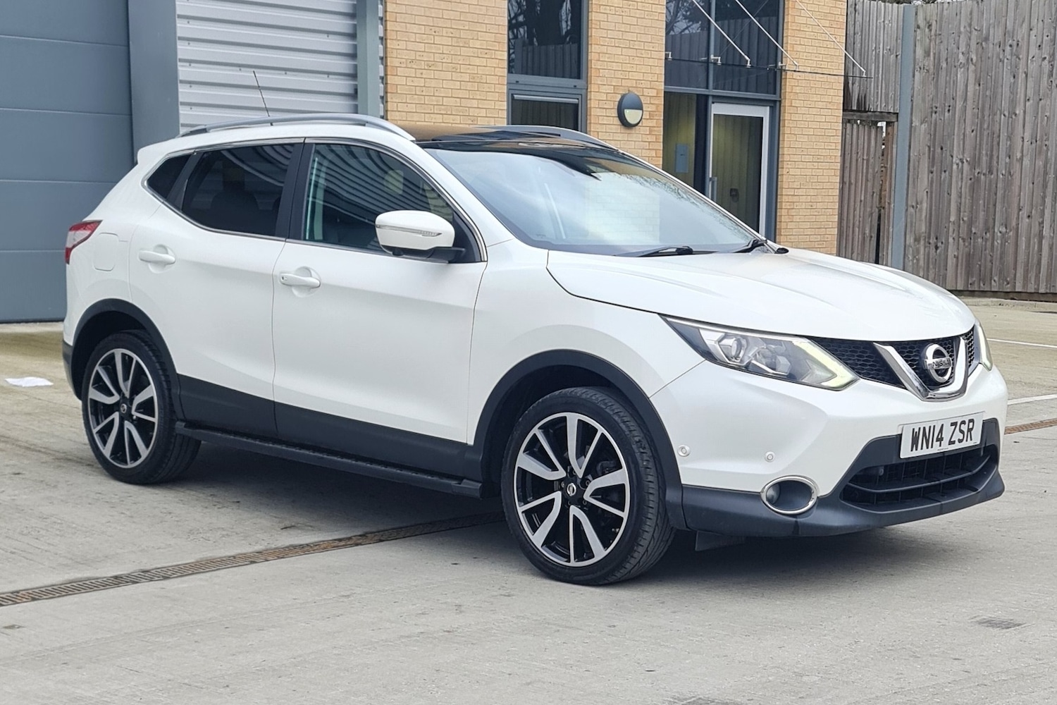 Used Nissan Qashqai 2014 for sale - 76765071: Photo 4