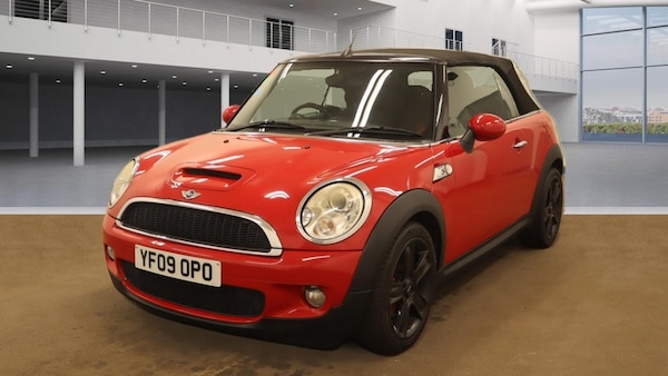 Used MINI Convertible 2009 for sale - 76225346: Photo 2