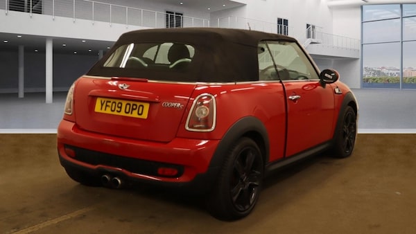 Used MINI Convertible 2009 for sale - 76225346: Photo 4