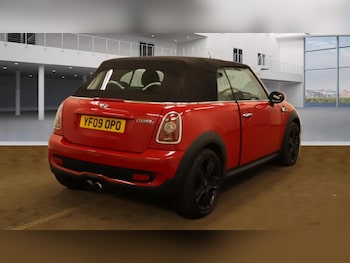 Used MINI Convertible 2009 for sale - 76225346: Photo 4