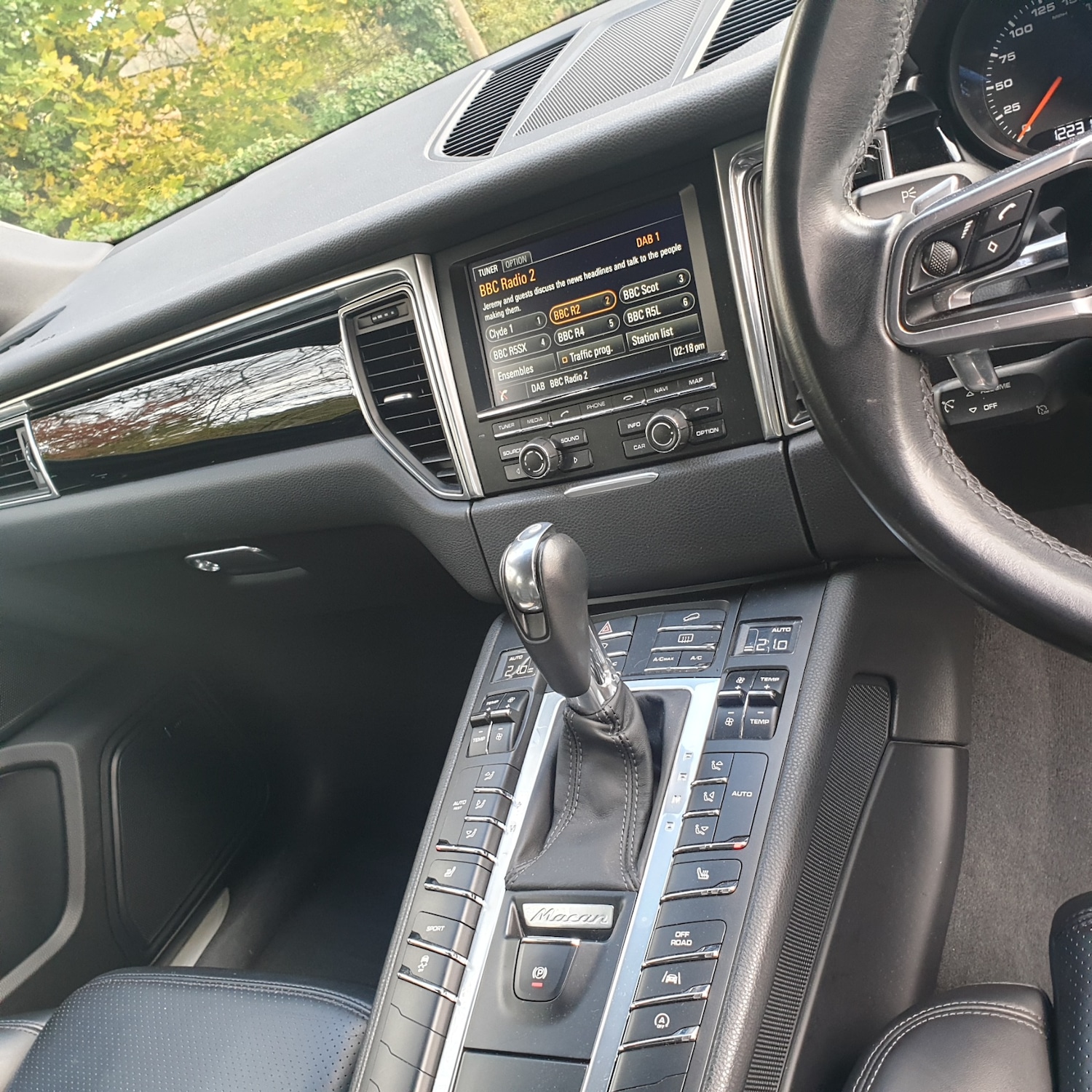 Used Porsche Macan 2015 for sale - 76065693: Photo 25