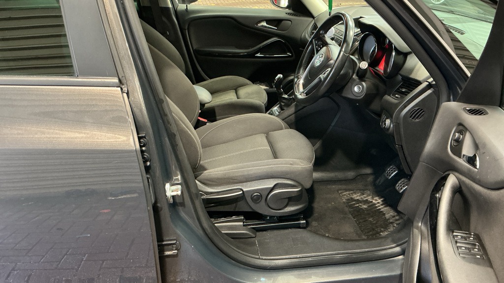 Used Vauxhall Zafira 2015 for sale - 77531817: Photo 8
