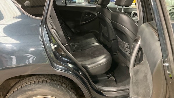 Used Toyota RAV4 2010 for sale - 75309286: Photo 9