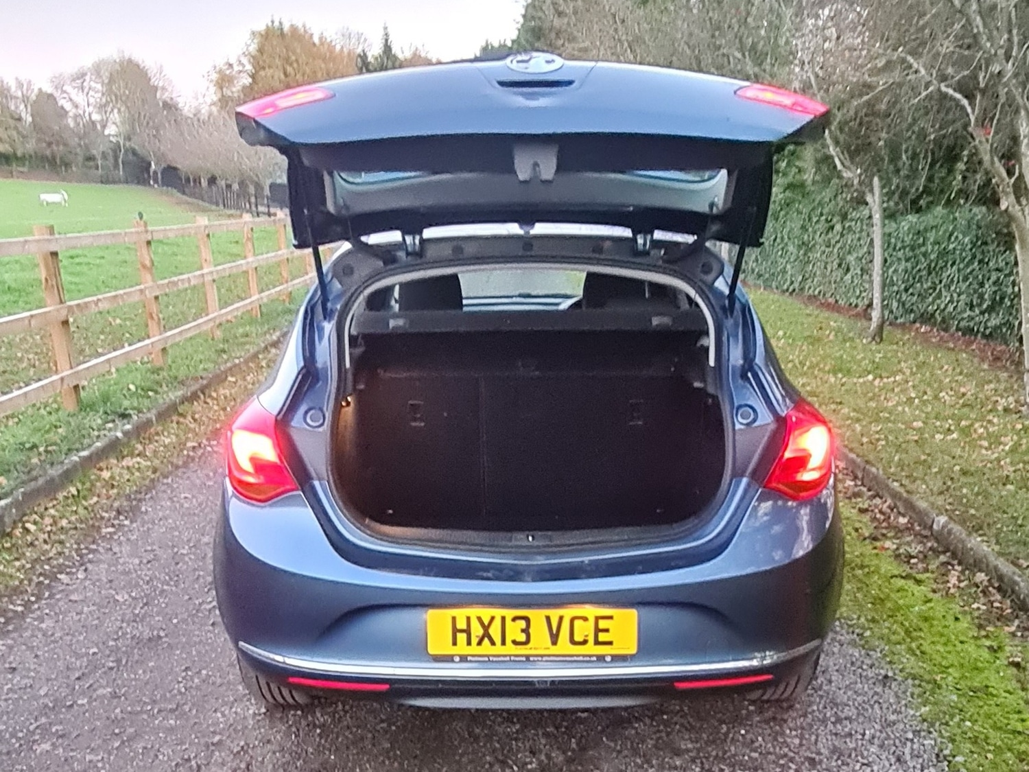 Used Vauxhall Astra 2013 for sale - 76626697: Photo 10