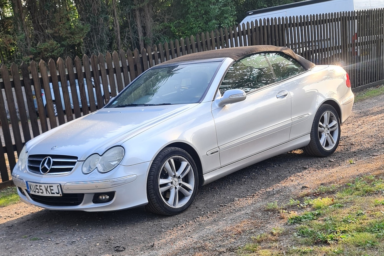 Used Mercedes-Benz CLK 2005 for sale - 76763248: Photo 2