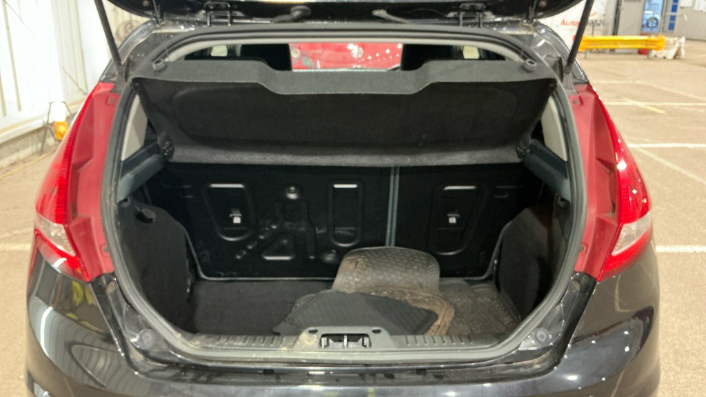 Used Ford Fiesta 2010 for sale - 76778141: Photo 8