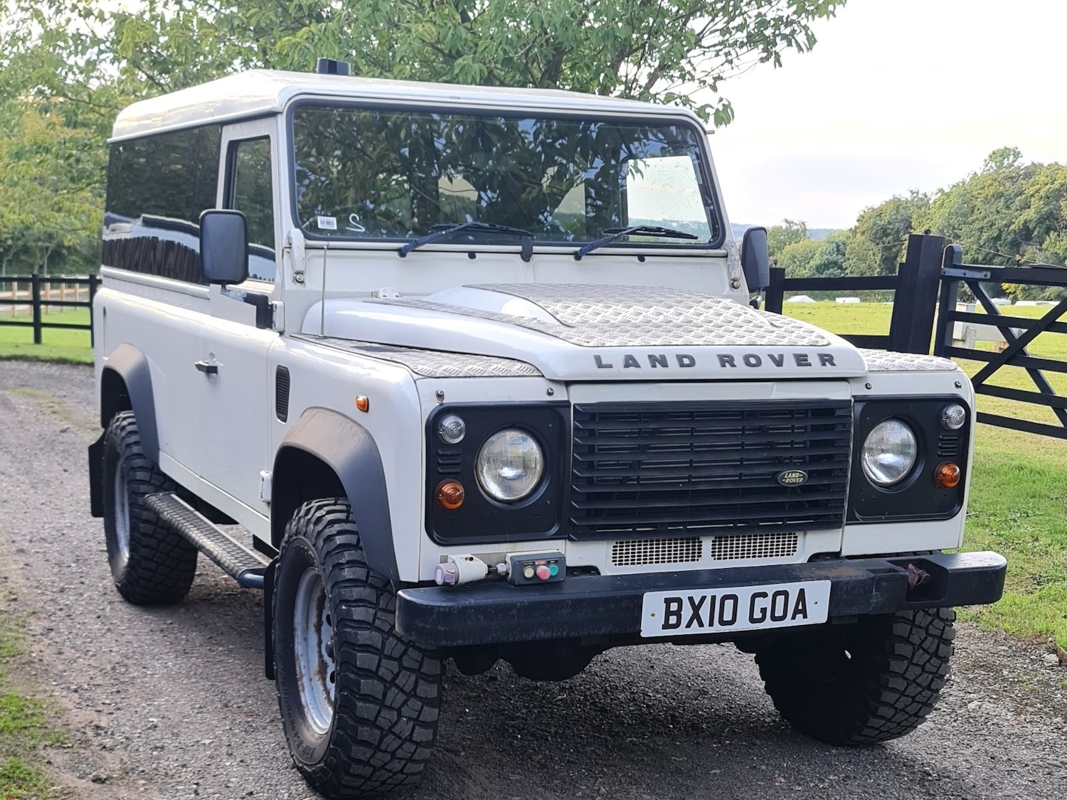 Used Land Rover Defender 2010 for sale - 77998802: Photo 14