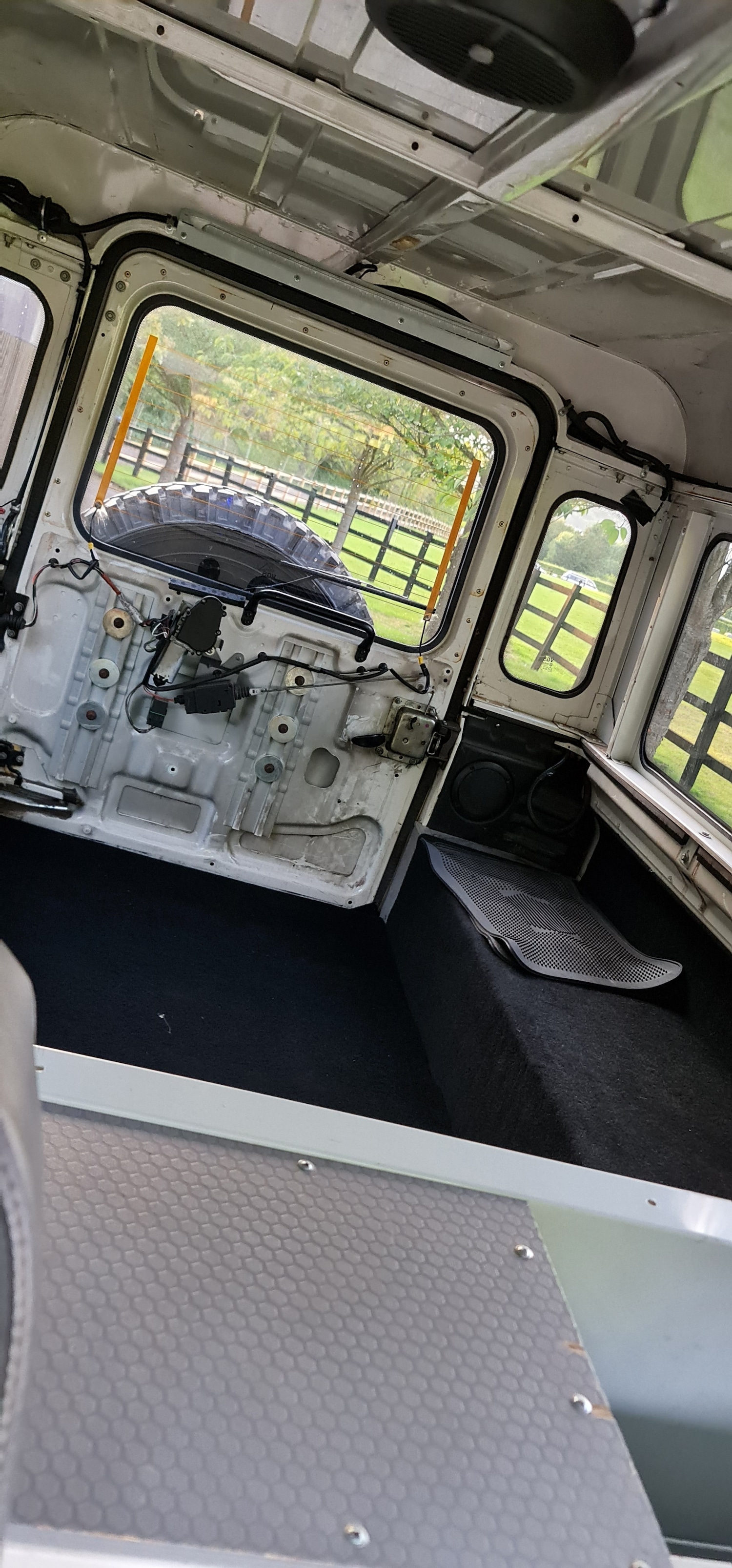 Used Land Rover Defender 2010 for sale - 77998802: Photo 22